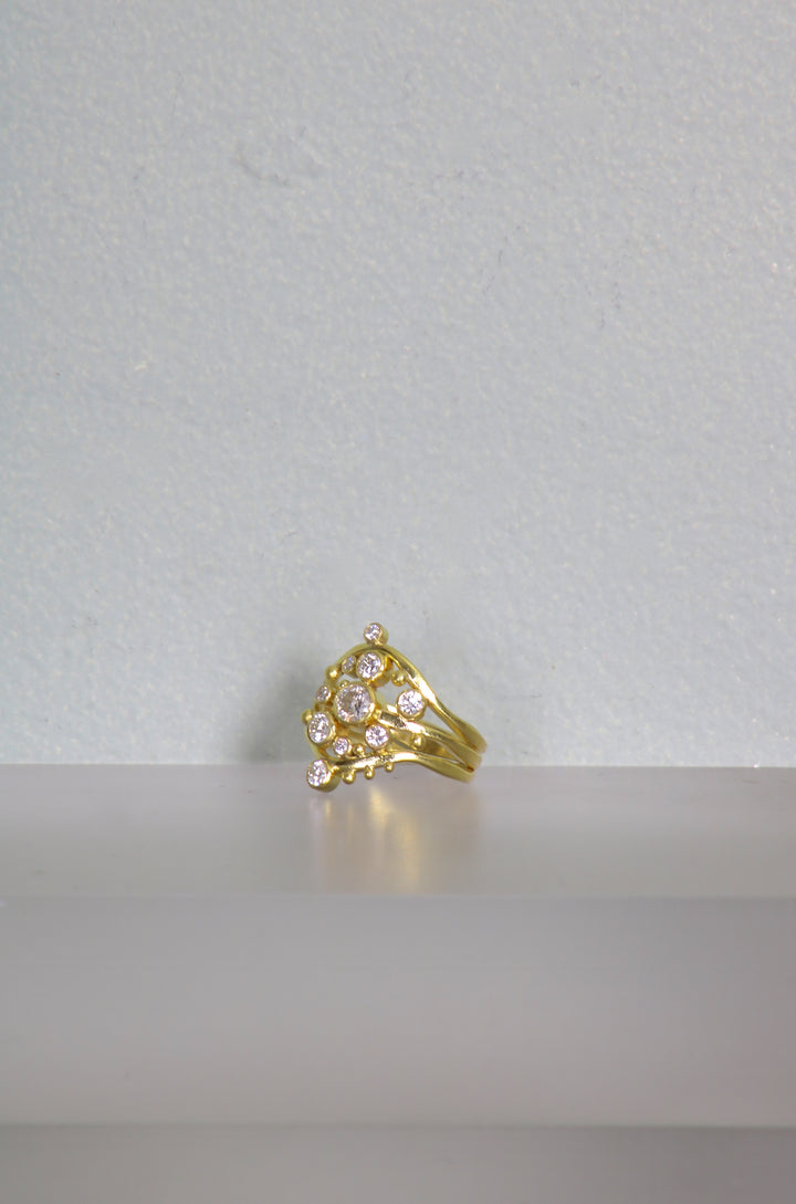 Gold and Diamond Ring (09942)