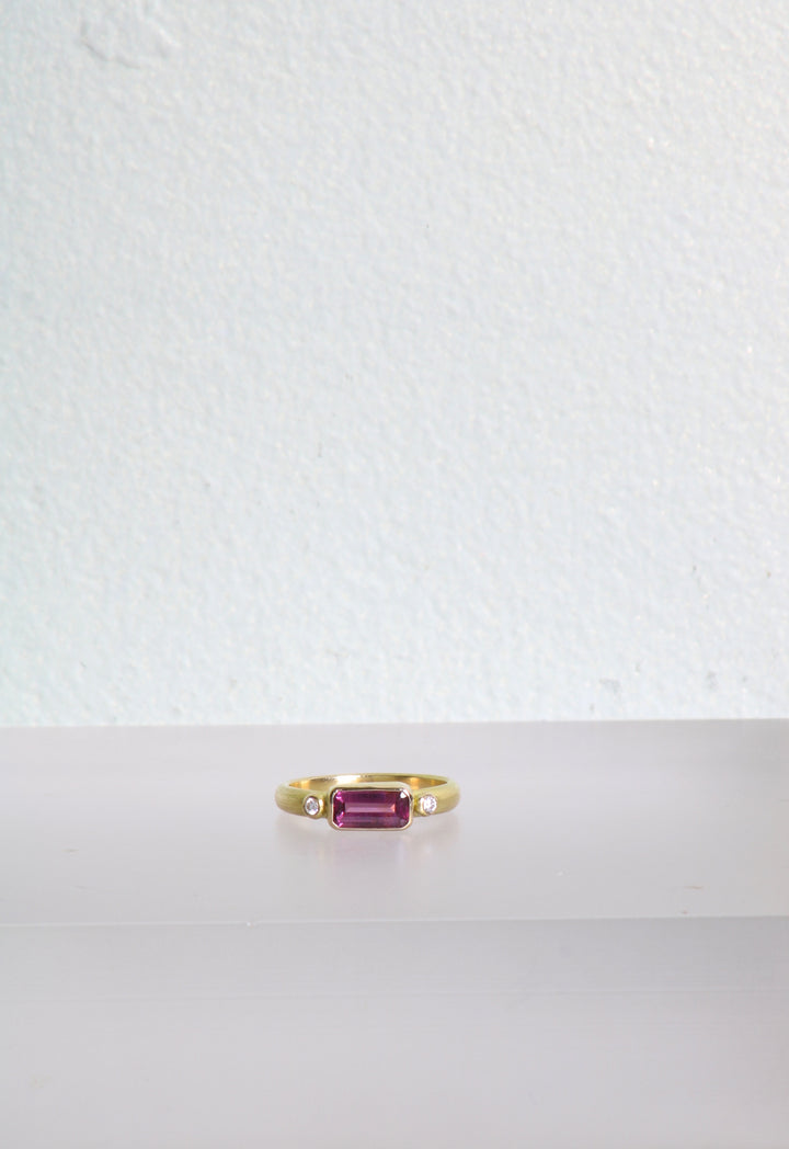 Rhodolite Garnet Ring (09165)