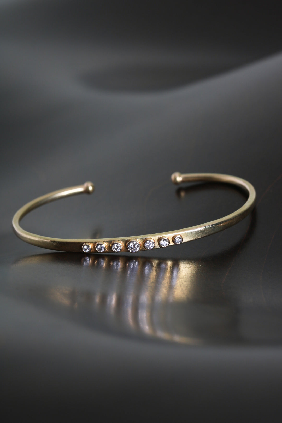 7 Diamond Narrow Cuff Gold Bracelet (B705)