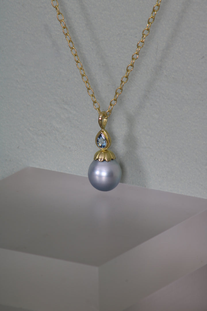 Tahitian Pearl and Aquamarine Pendant (B401)
