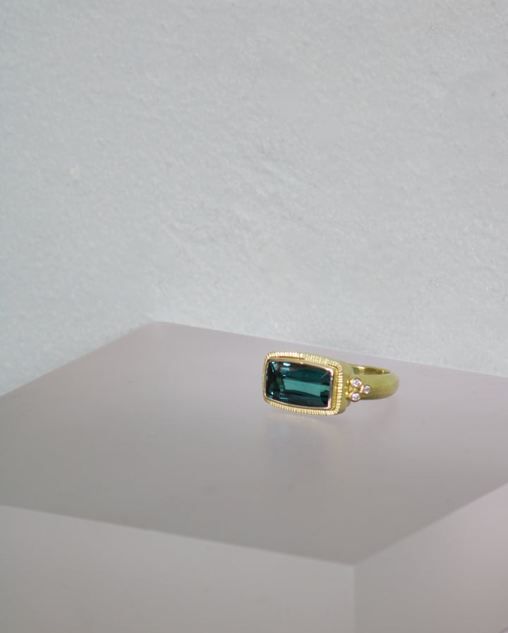 Tourmaline and Diamond Ring (B422)