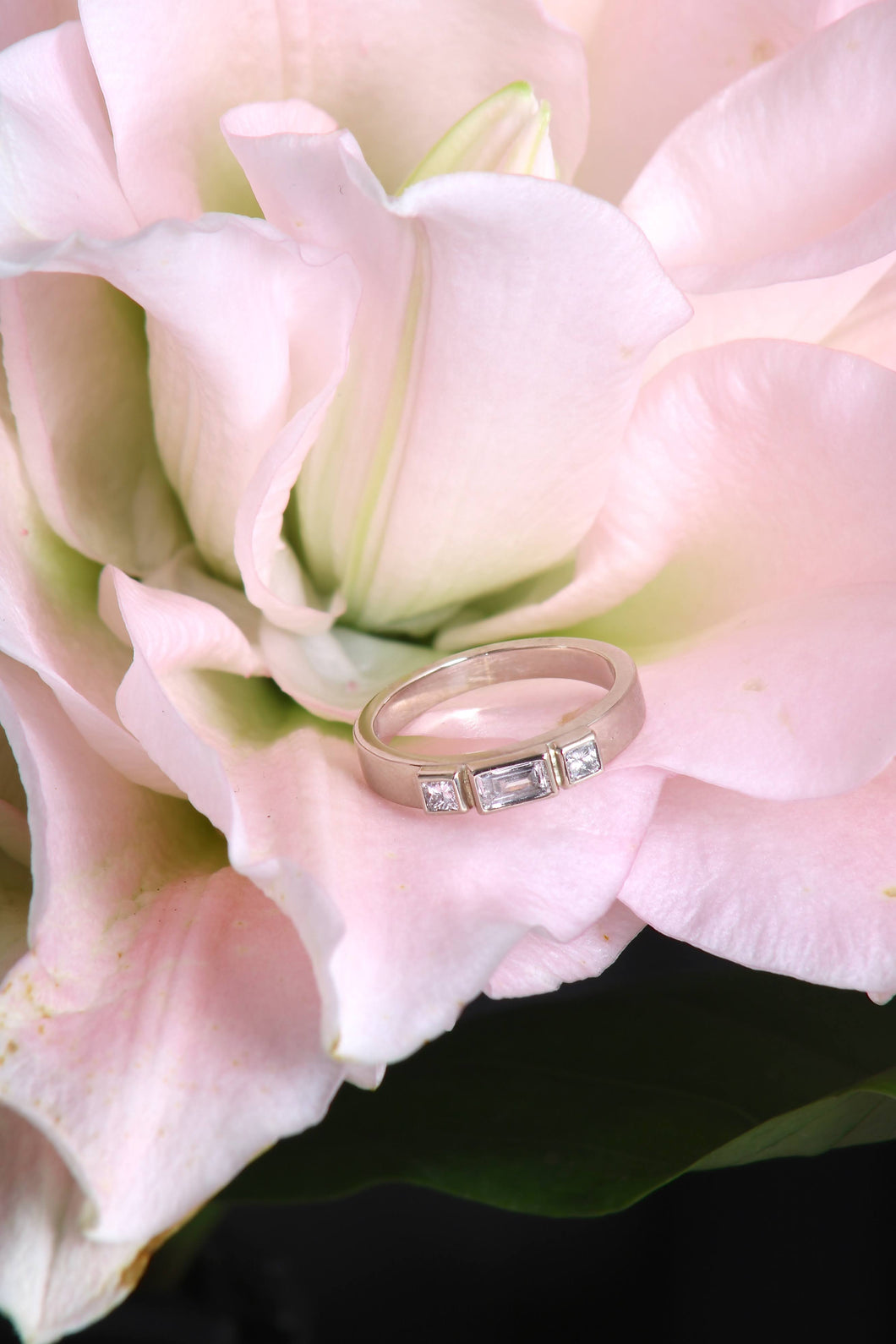 White Gold and Baguette Diamond Ring (09256)