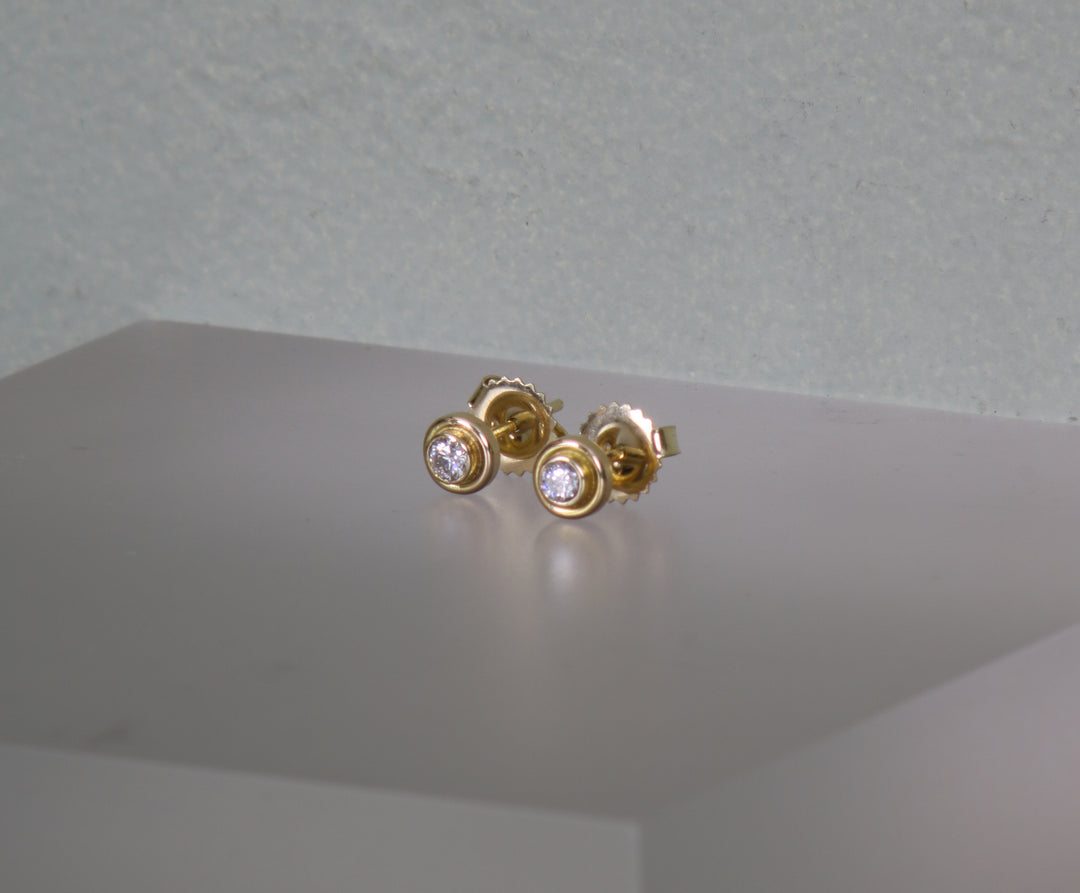 Diamond Stud Earrings (B386)