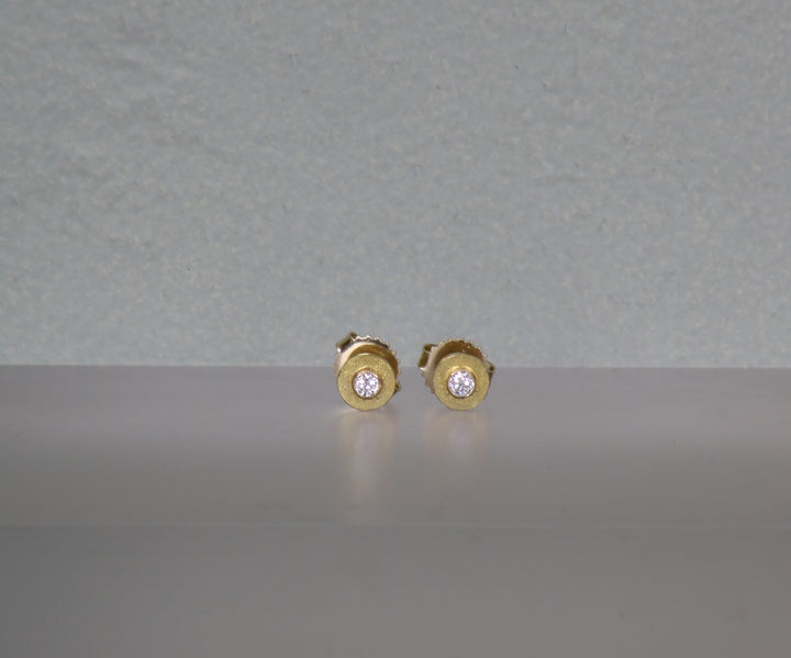 Rounded Stud Earrings with Diamonds (B418)