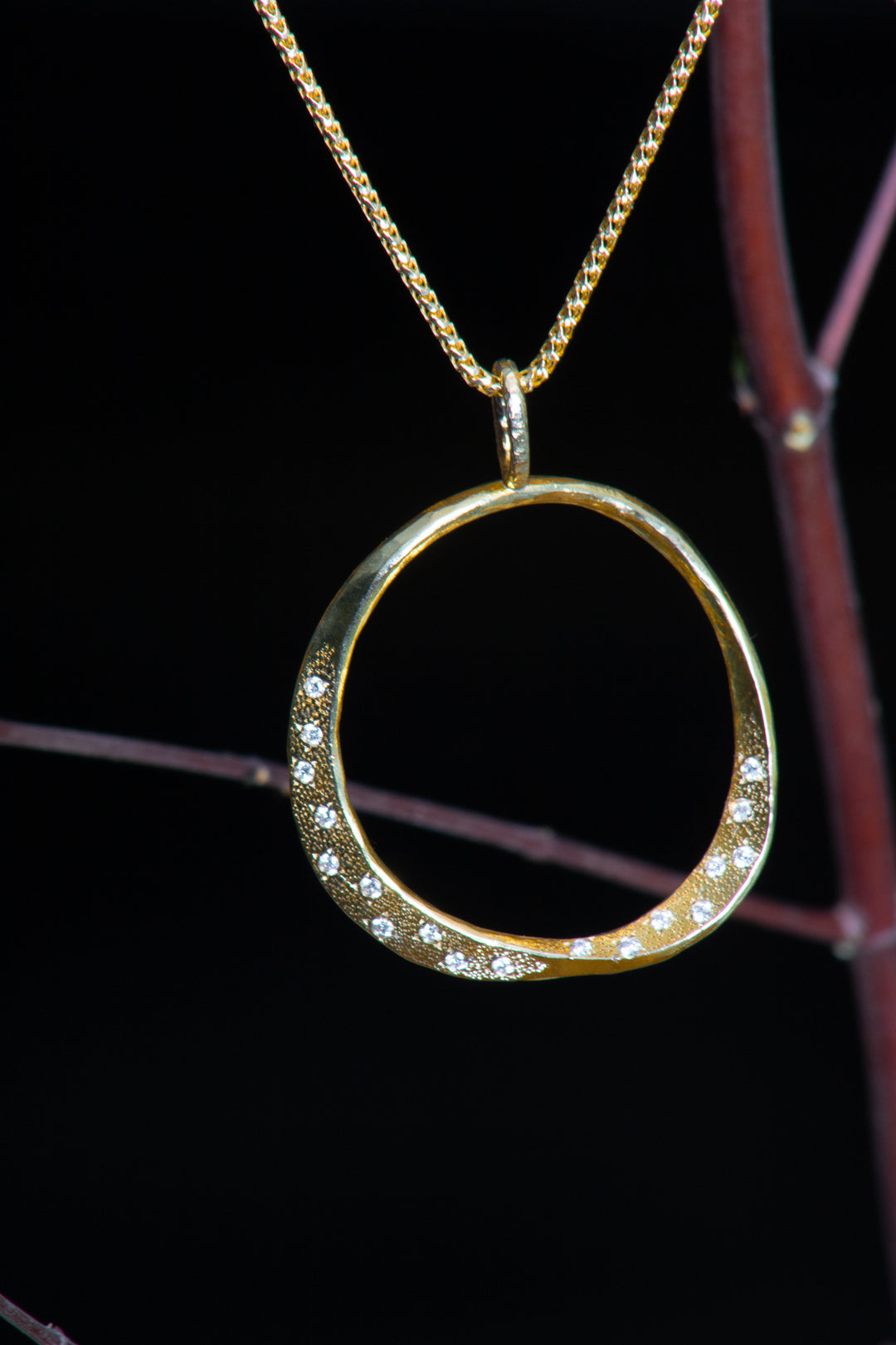 Tapered Open Hoop Gold Pendant (B493)