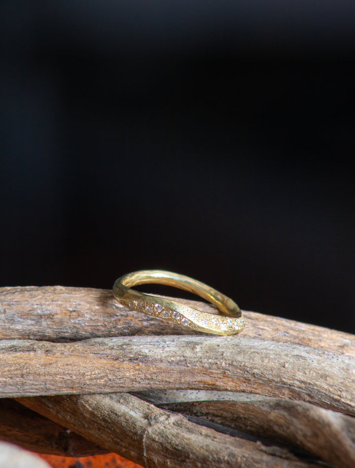 Curvy Gold and Scattered Diamond Ring (B474)