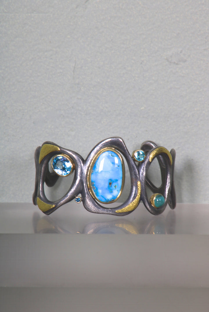 Organic Shaped Turquoise Bracelet (09769)