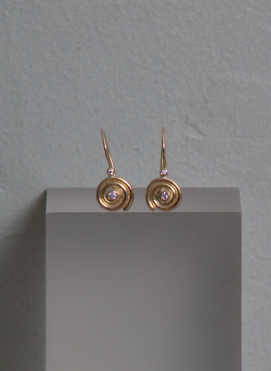 Swirl Design Short Hanging Earrings (B511)