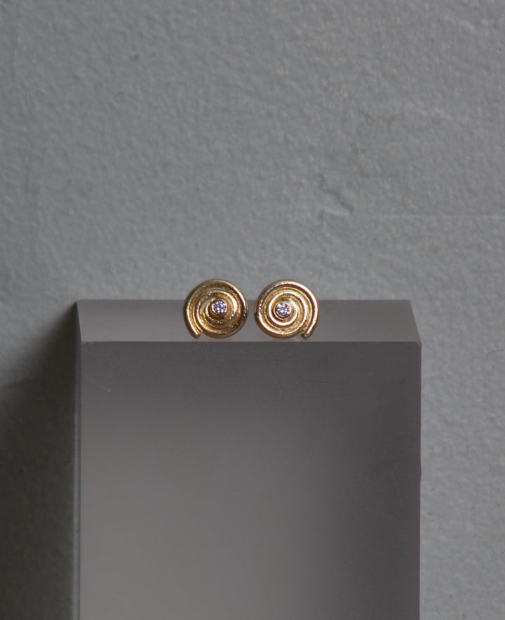 Swirl Design Stud Earrings (B512)