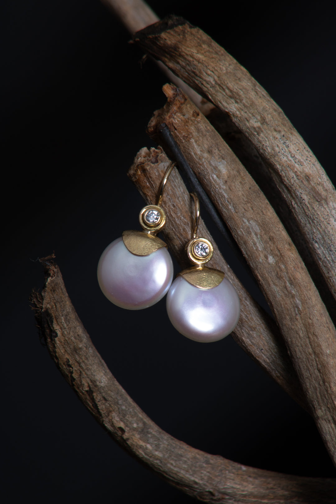 Coin Pearl Earrings with Diamond (B515)
