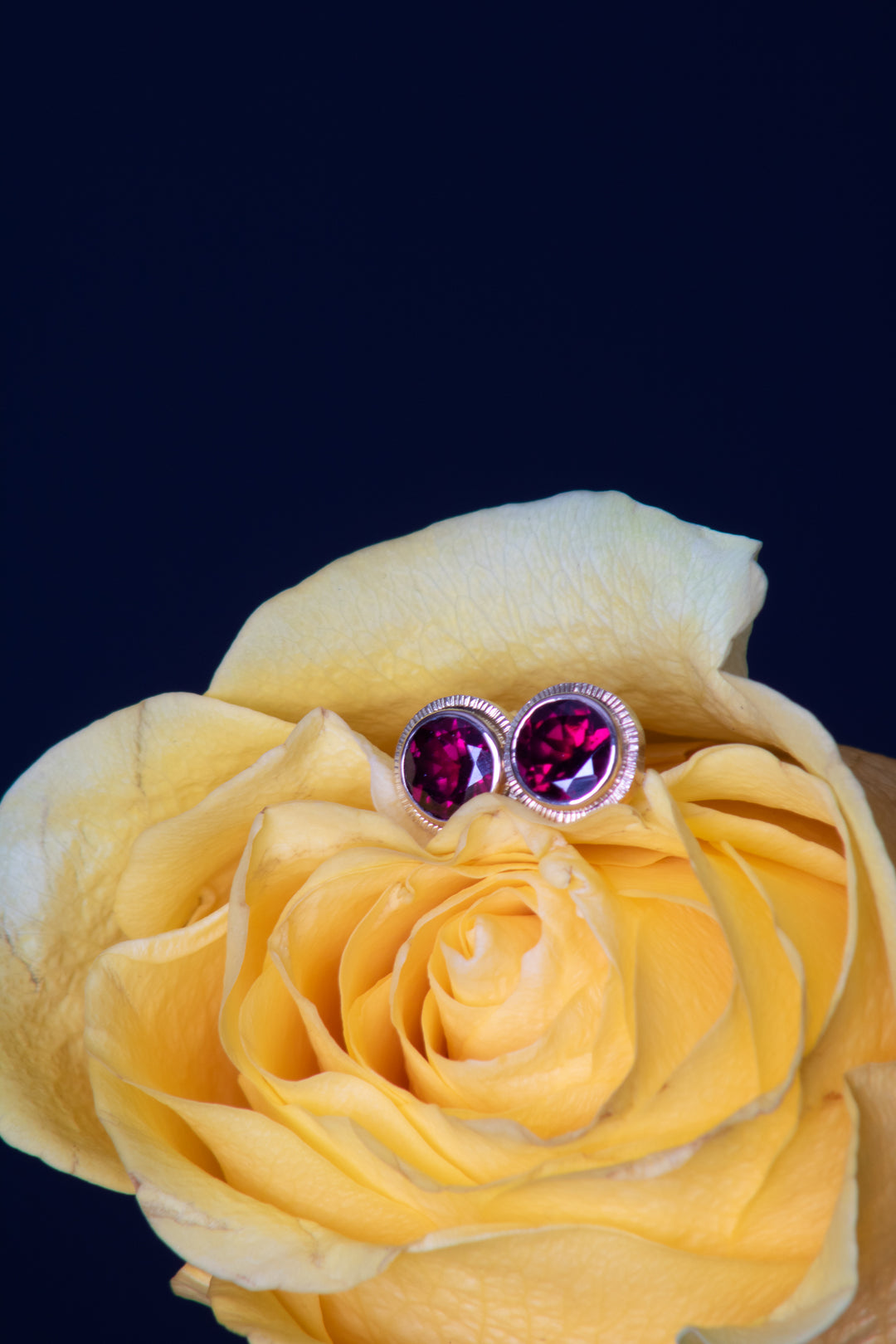 Rhodolite Garnet Stud Earrings (B528)