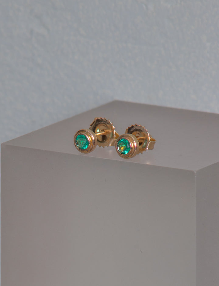 Emerald Stud Earrings (B520)