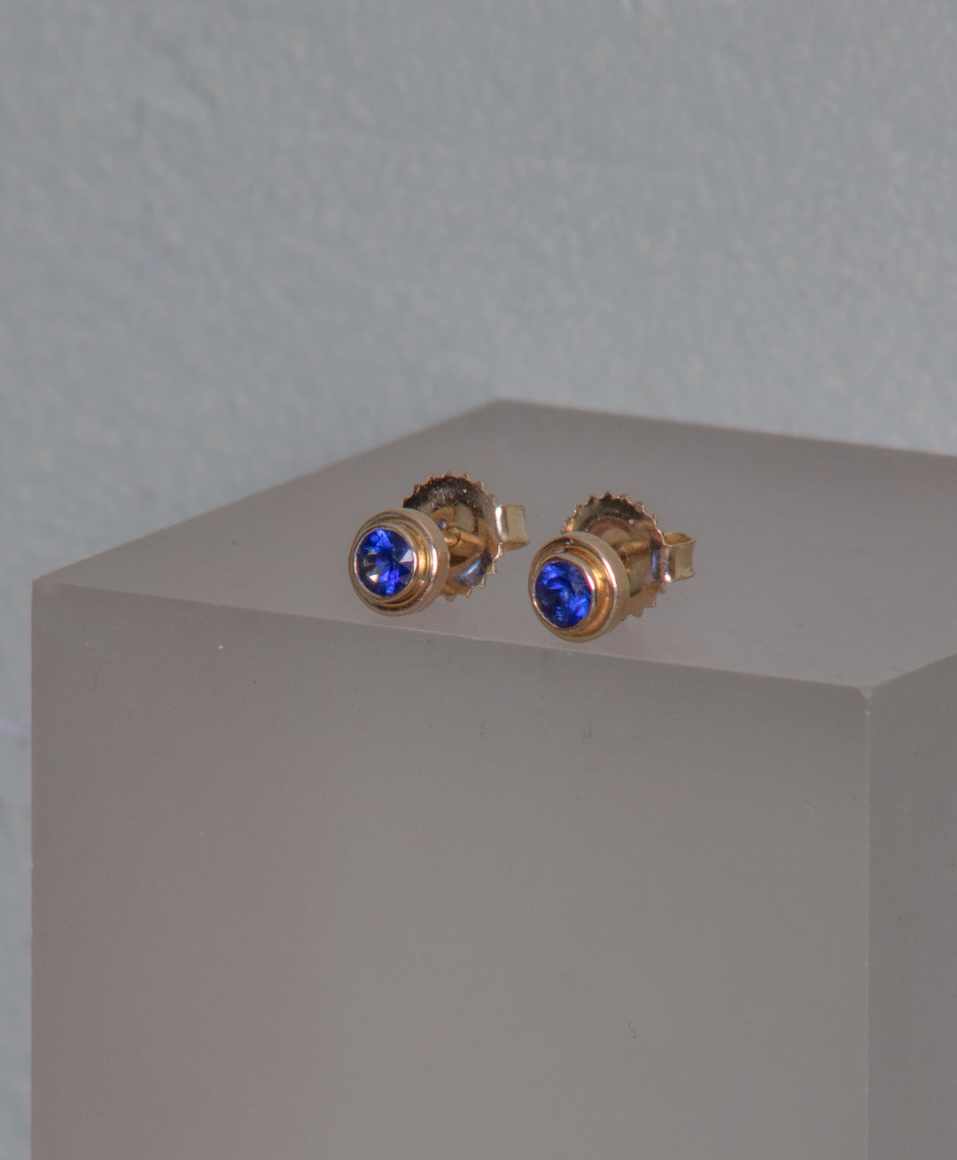 Sapphire Stud Earrings (B521)