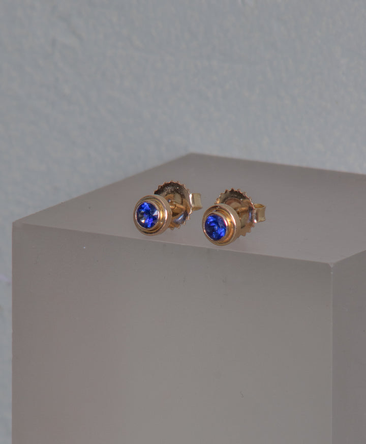 Sapphire Stud Earrings (B521)