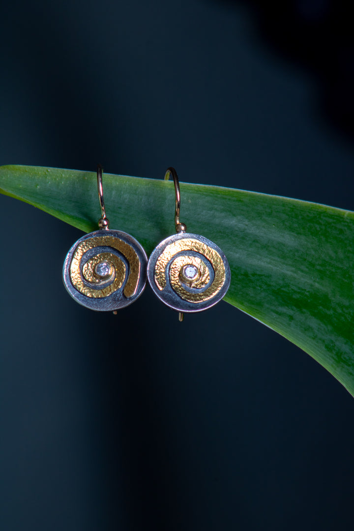 Mixed Metal Spiral Earrings with Diamond (B578)