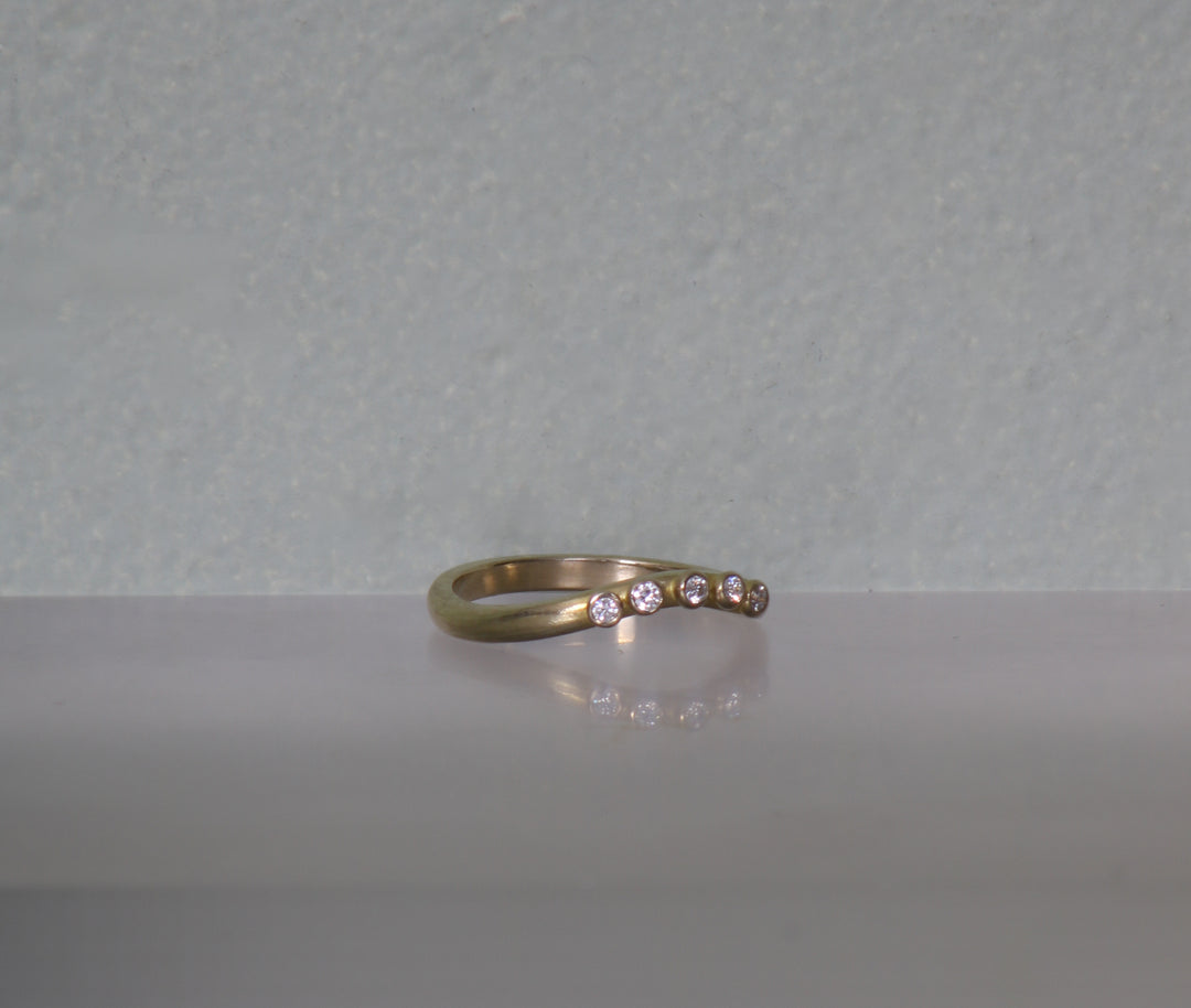 Curved Stacking Ring (B150)