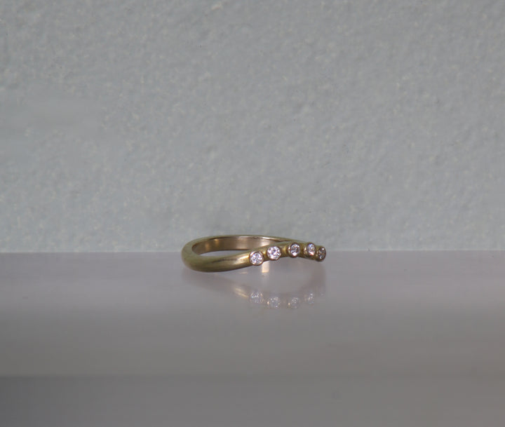 Curved Stacking Ring (B150)