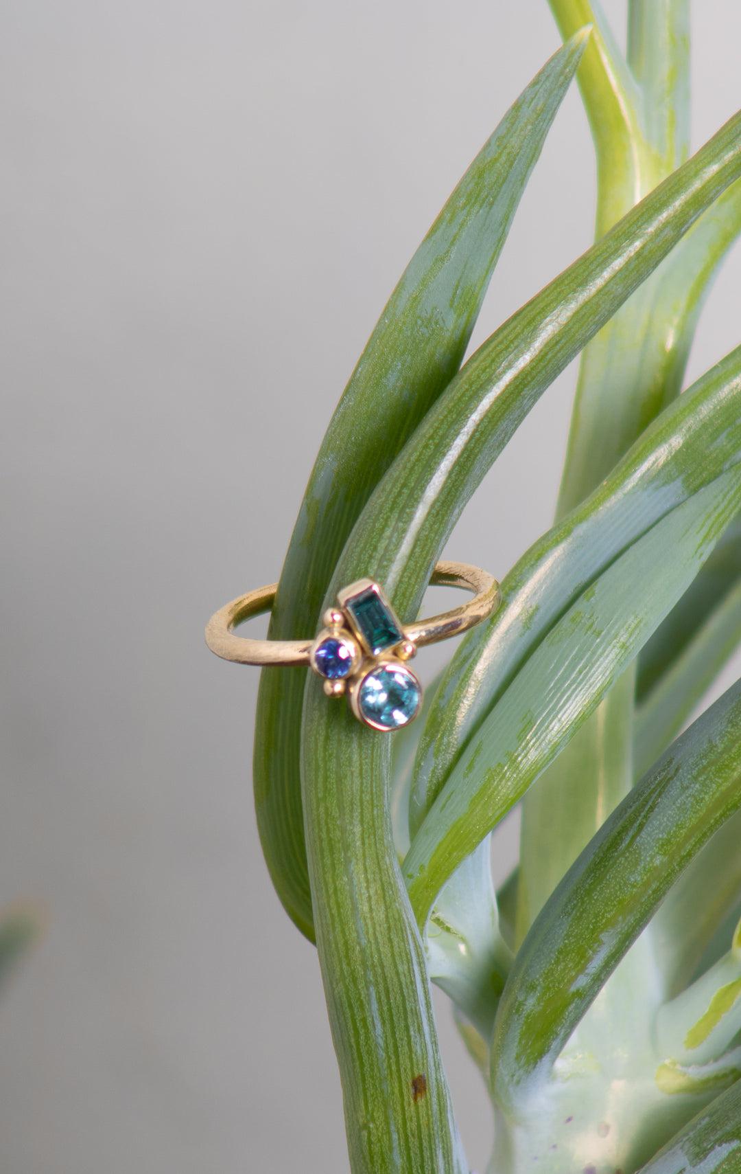 Gold Cluster Ring (Azure) (B537)