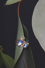 Load image into Gallery viewer, Mixed Cut Sapphire Ring (09471)
