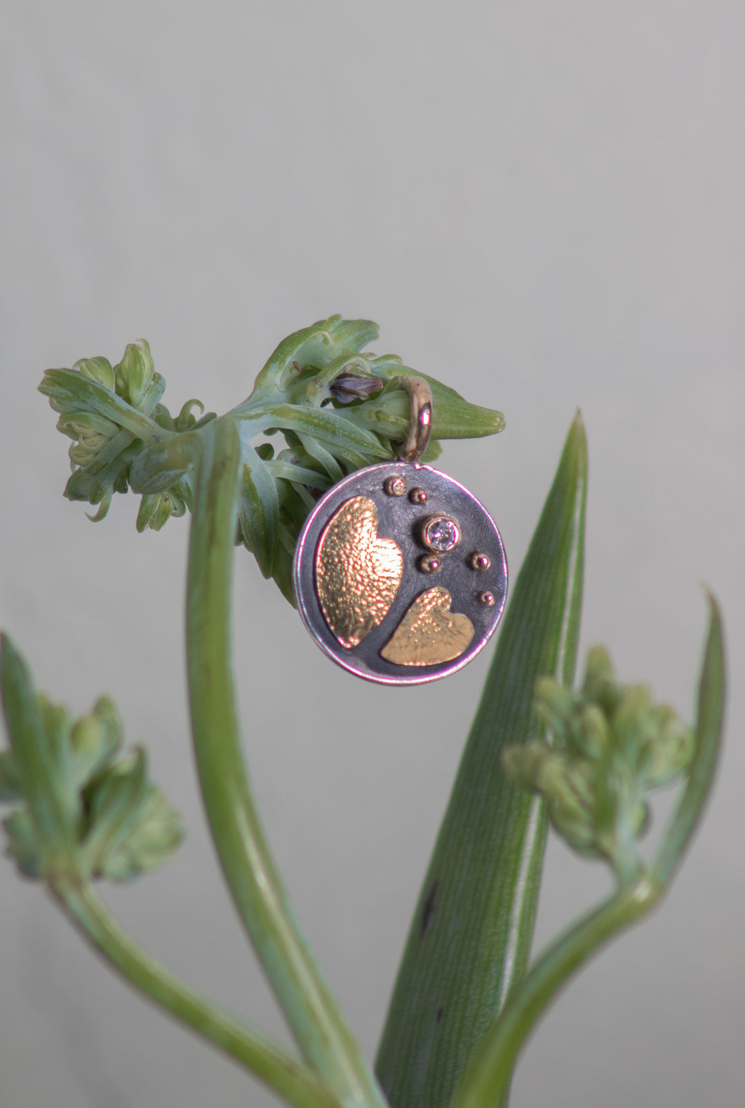 Disk Pendant with 2 Gold Hearts (B543)