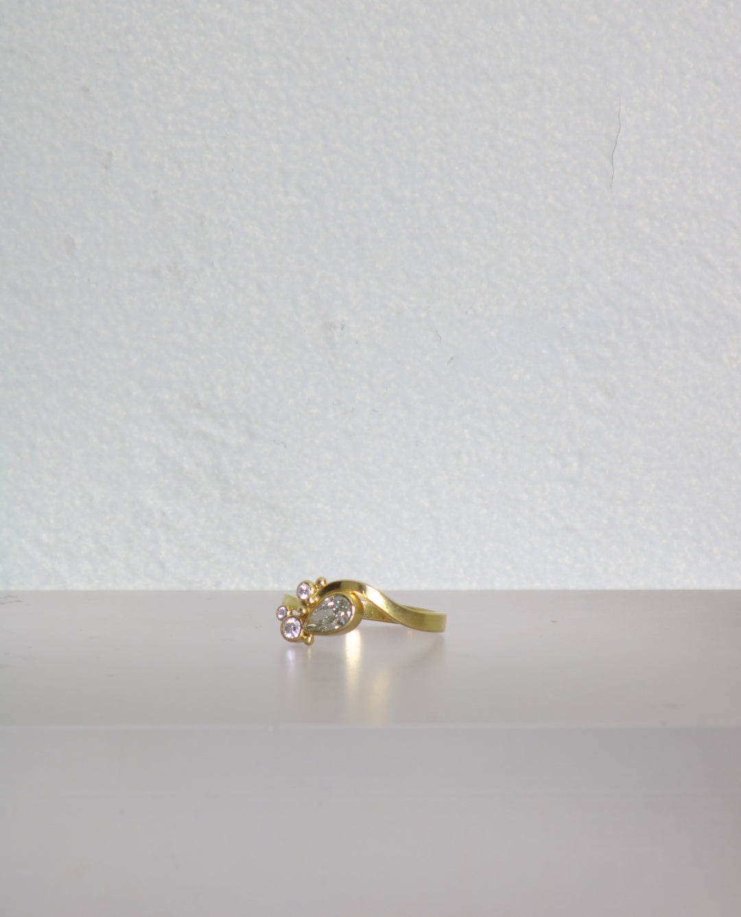 Cradled Diamond Ring (09152)