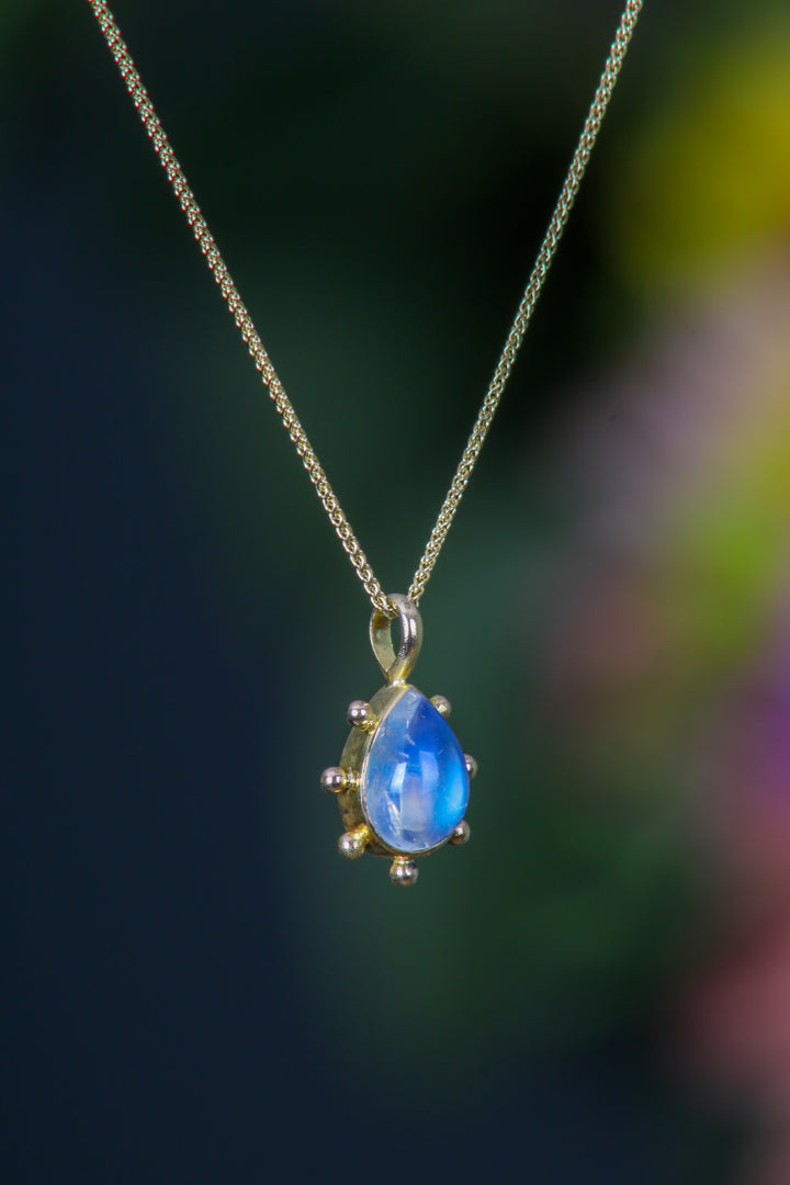 Moonstone Pendant (B289)
