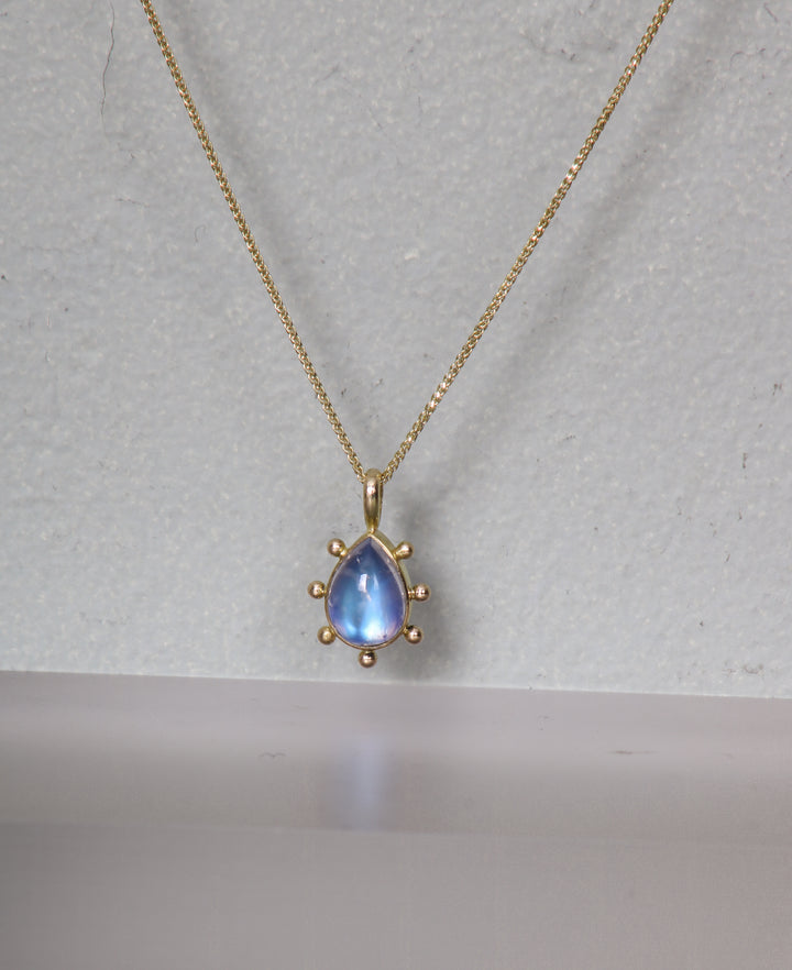 Moonstone Pendant (B289)