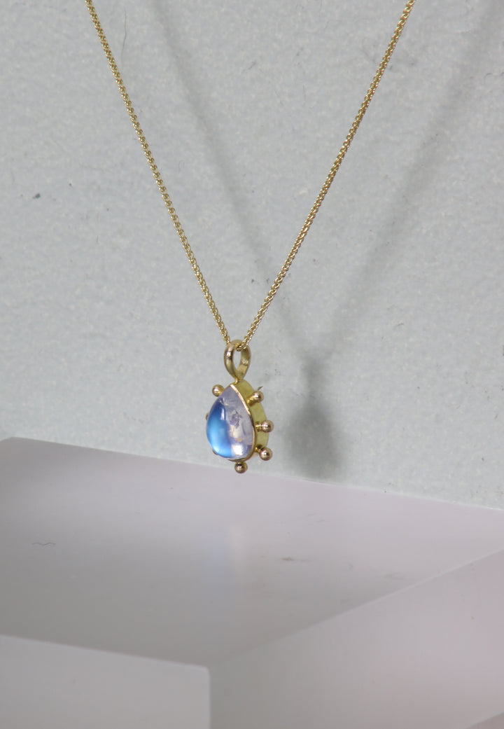 Moonstone Pendant (B289)