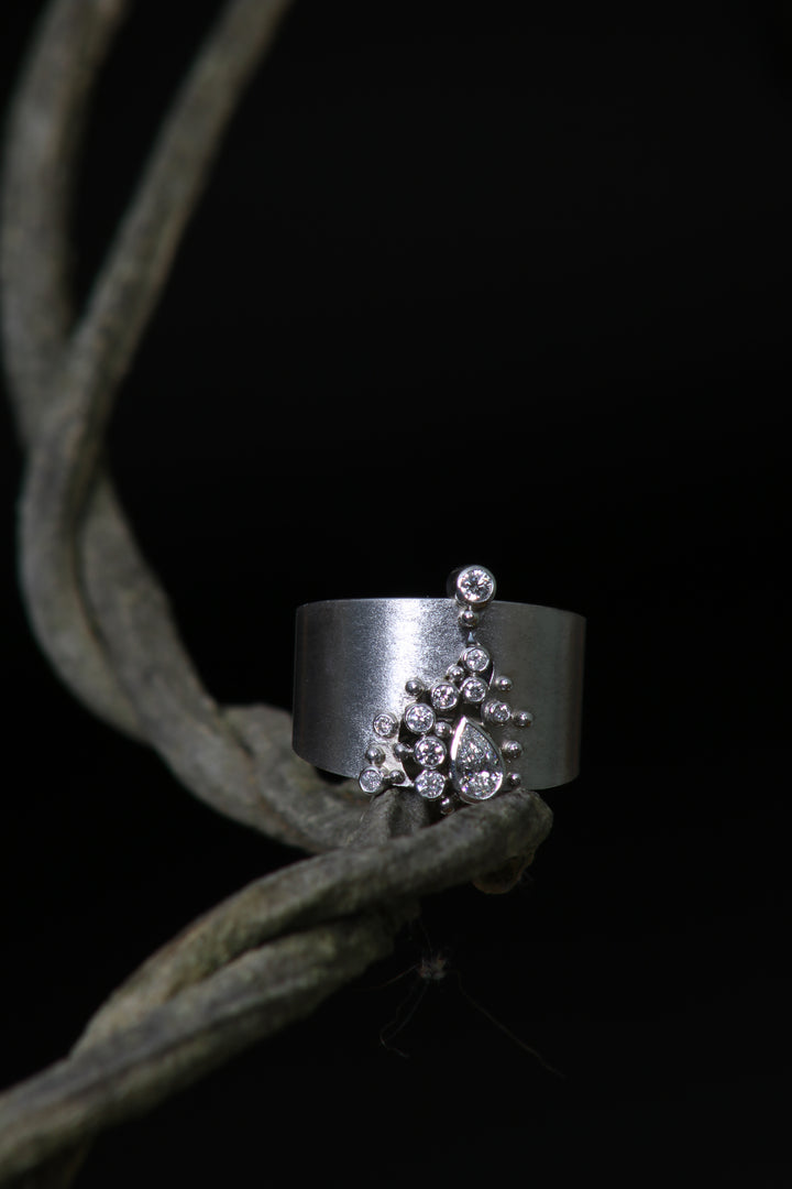 Diamond Crevice Ring (B301)