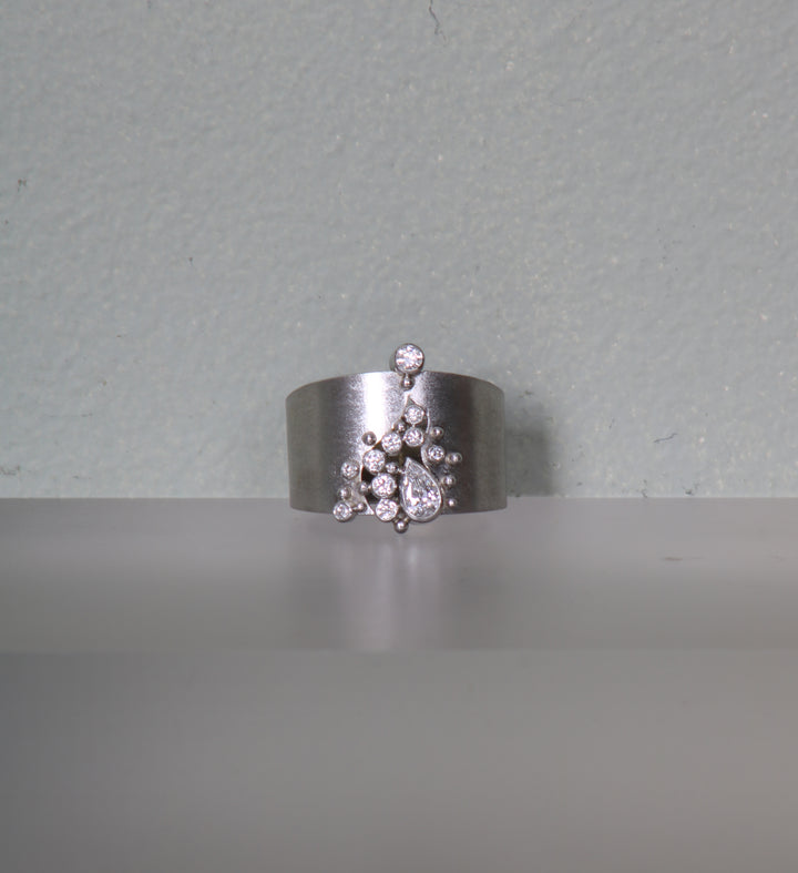 Diamond Crevice Ring (B301)