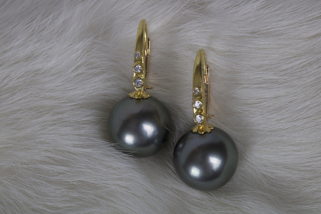 Tahitian Pearl with Diamonds Earring 04971 - Ormachea Jewelry