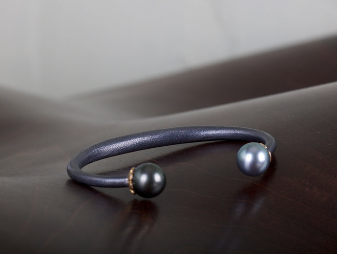 Two Toned Pearl Bracelet 05392 - Ormachea Jewelry