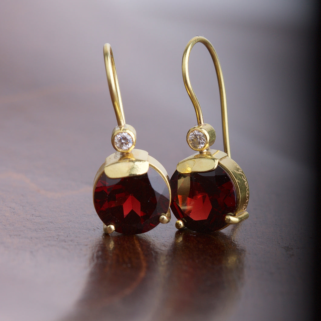 Round Garnet Earrings 05857 - Ormachea Jewelry