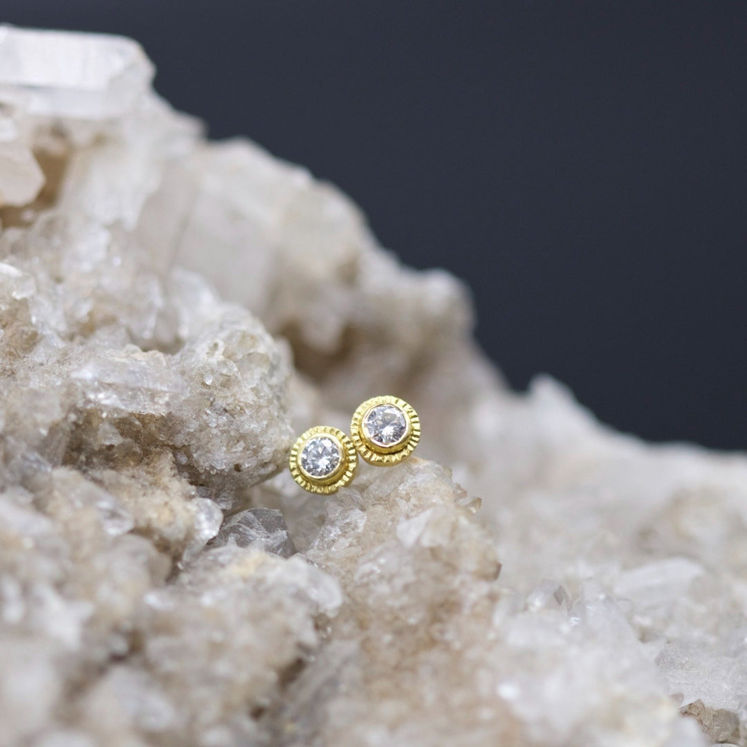 Diamond Stud Earrings 06686 - Ormachea Jewelry