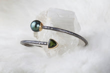 Load image into Gallery viewer, Tourmaline and Tahitian Pearl Bangle 01989 - Ormachea Jewelry
