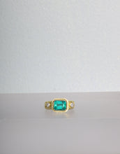 Load image into Gallery viewer, Emerald Ring (08890)
