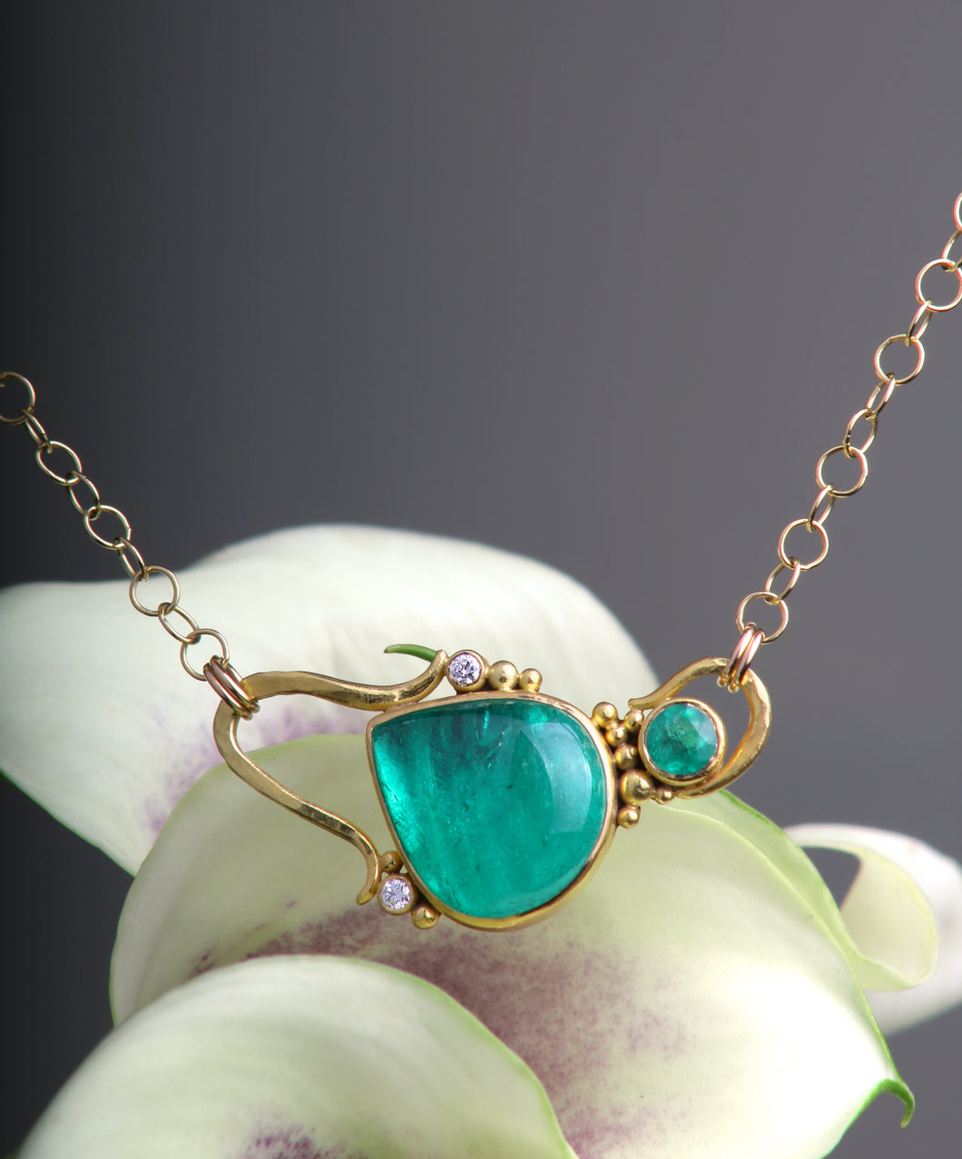 Emerald Cabochon Necklace (08490) - Ormachea Jewelry