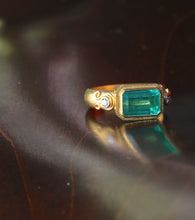 Load image into Gallery viewer, Emerald, Diamond and Gold Ring 06918 - Ormachea Jewelry
