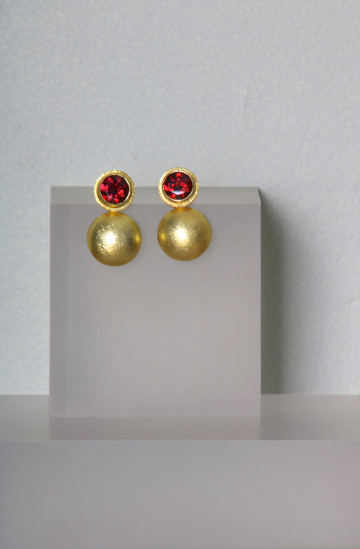 Gold and Garnet Earrings (09066)