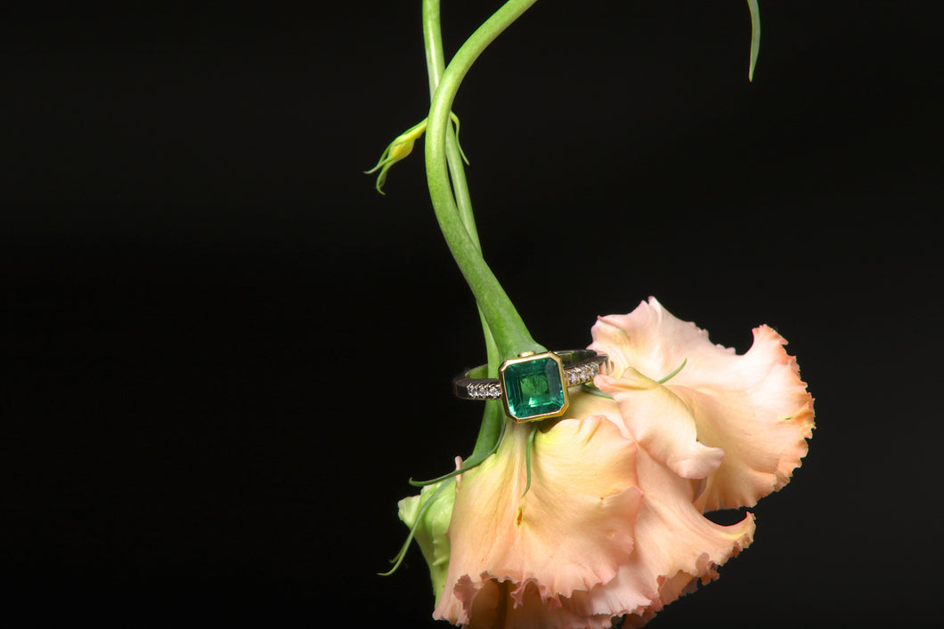 Columbian Cut Emerald Ring (08632) - Ormachea Jewelry