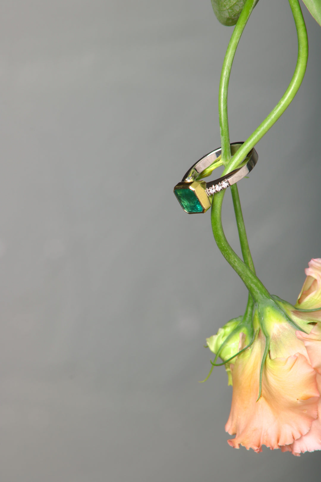 Columbian Cut Emerald Ring (08632) - Ormachea Jewelry