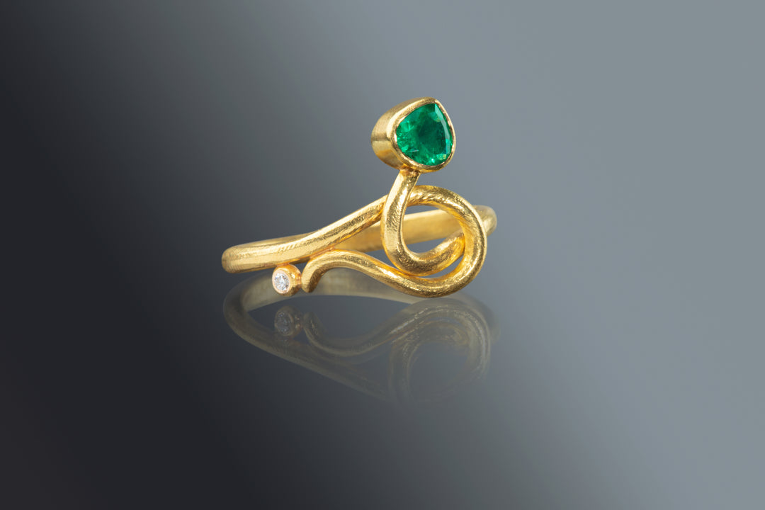 Emerald Twisted Snake Ring (08142) - Ormachea Jewelry