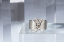 Load image into Gallery viewer, Thick Band Diamond Ring (08958)
