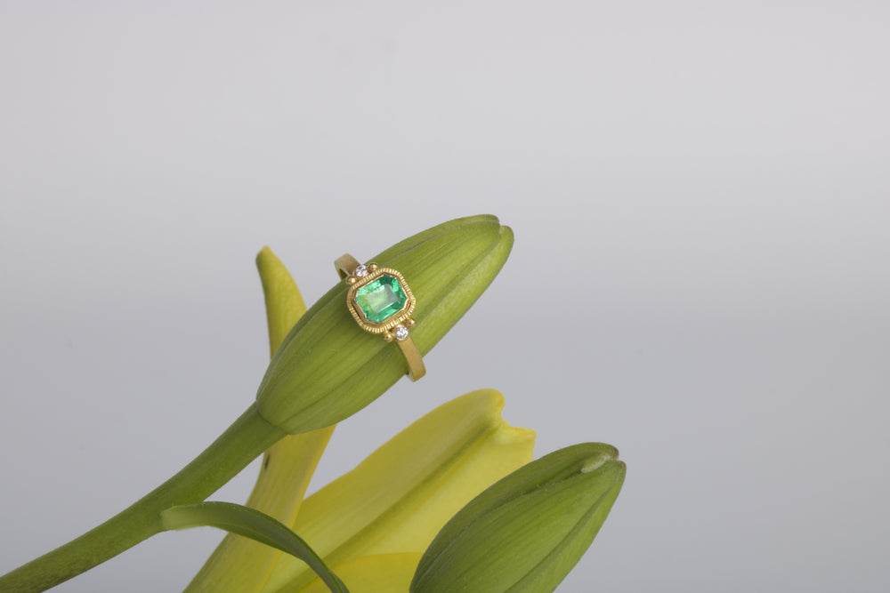 Emerald Ring 06800 - Ormachea Jewelry