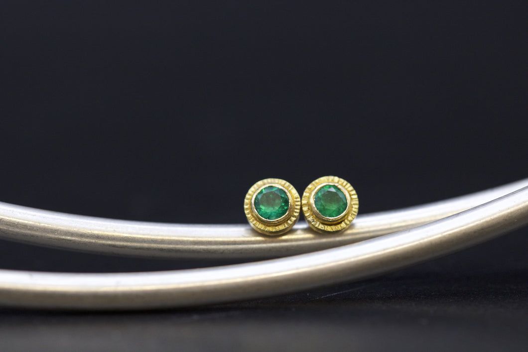 Emerald Studs 06697 - Ormachea Jewelry