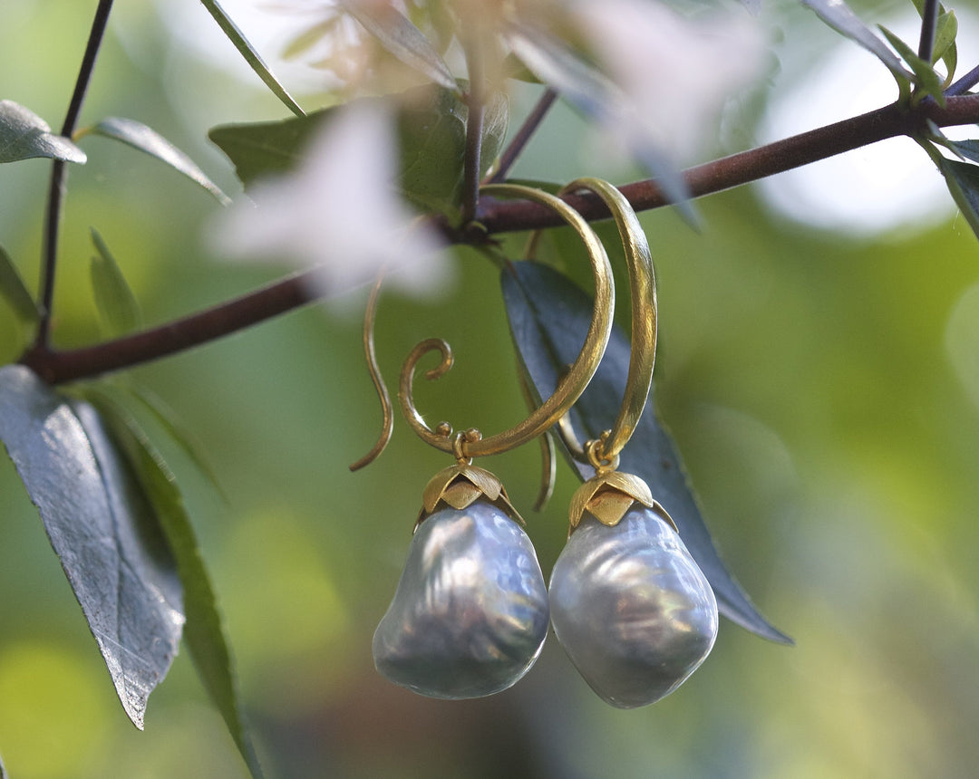 Gray Tahitian Pearl and Gold Earrings 05370 - Ormachea Jewelry